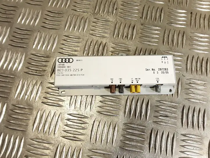 Audi A4 S4 B7 8E 8H (2004 - 2009) 8E9035225P Усилитель антенны — фото 1