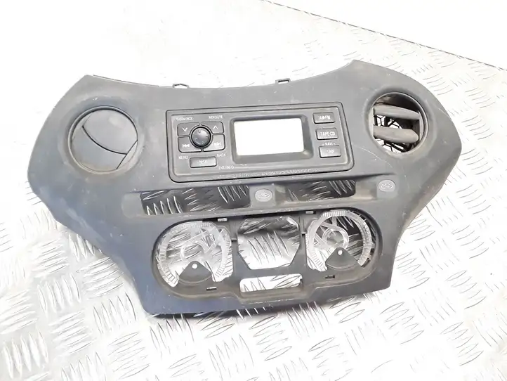 Toyota Yaris (1999 - 2003) 861100D040 Магнитола / мультимедийная система — фото 1