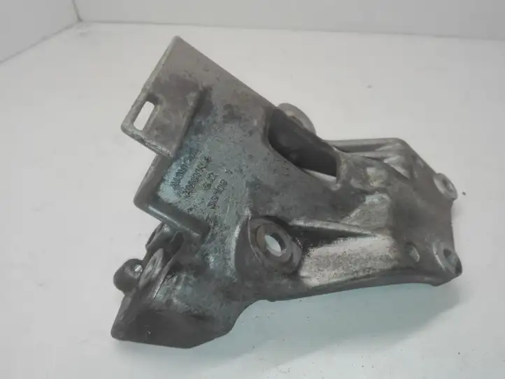 Audi A8 S8 D4 4H (2010 - 2014) 057130147AF Кронштейн топливного насоса — фото 3