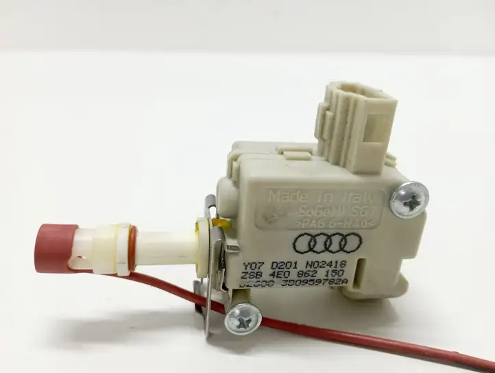 Audi A8 S8 D3 4E (2007 - 2010) 4E0862150 Замок крышки топливного бака — фото 1