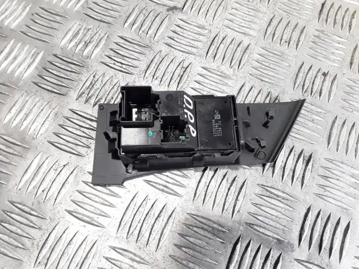 Opel Astra J (2012 - 2015) 13301886 Кнопка стеклоподъемников — фото 2