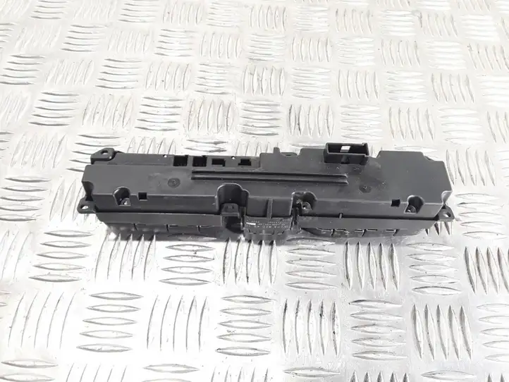 Mercedes-Benz C W203 (2000 - 2007) 2038204910 Другие включатели / ручки/ переключатели — фото 2