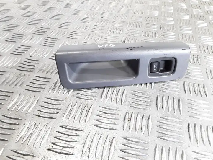Volvo V50 (2004 - 2008) 30658449 Кнопка стеклоподъемников — фото 1