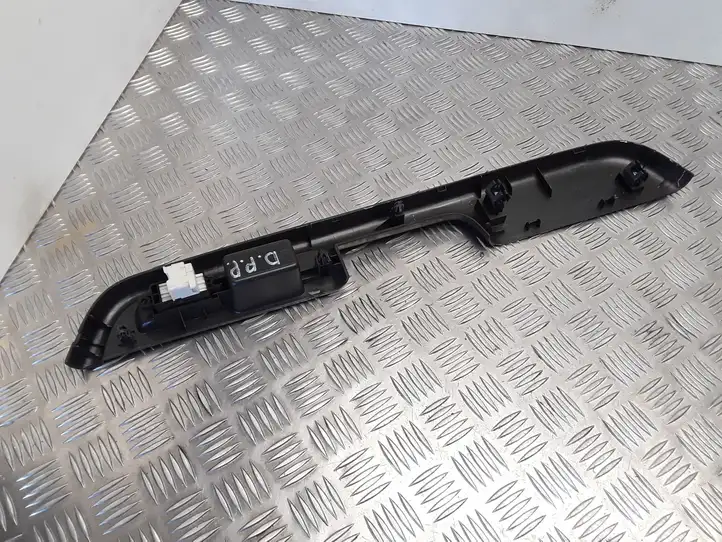 Nissan X-Trail T30 (2001 - 2007) 809488H700 Накладка кнопки стеклоподъемника — фото 2