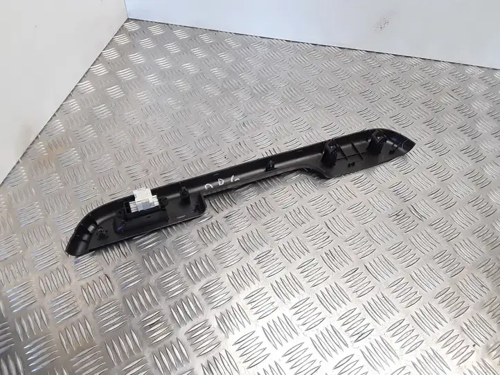 Nissan X-Trail T30 (2001 - 2007) 829488H300 Накладка кнопки стеклоподъемника — фото 2