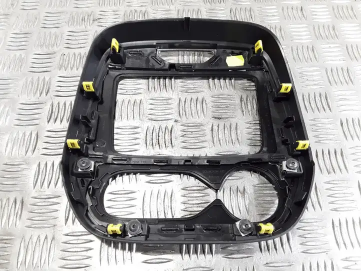 Renault Captur (2013 - 2020) 682705384R Отделка внутренней панели салона — фото 2