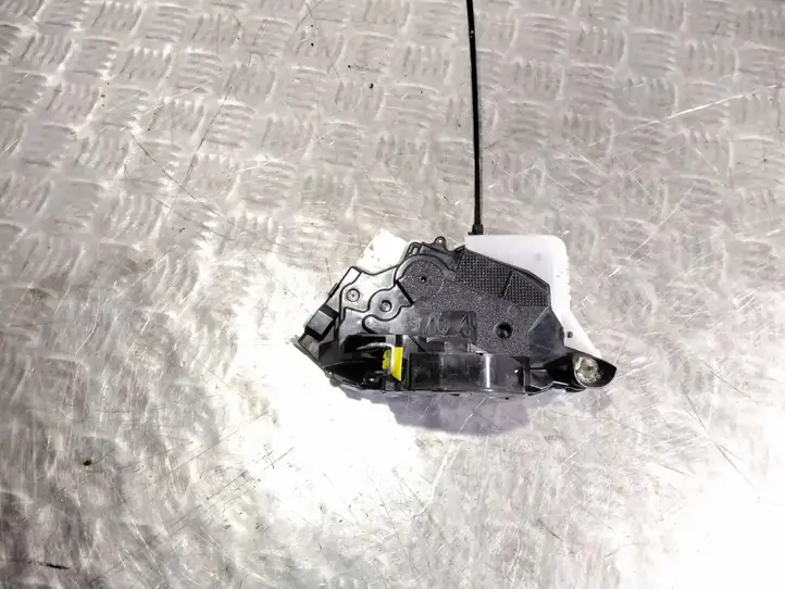 Toyota Yaris (2005 - 2009) Замок передней двери — фото 2