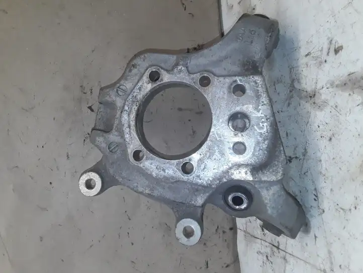 Infiniti FX (2002 - 2006) Задний поворотный кулак — фото 1