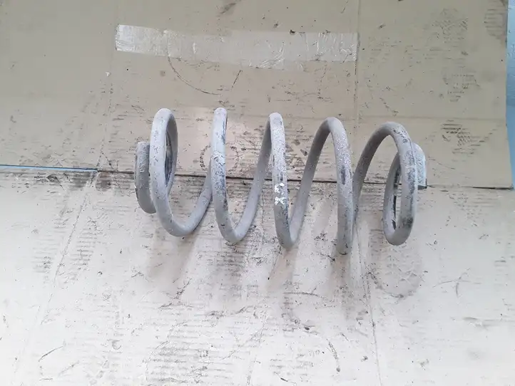 Jeep Grand Cherokee (WK) (2004 - 2010) Пружина задней подвески — фото 1