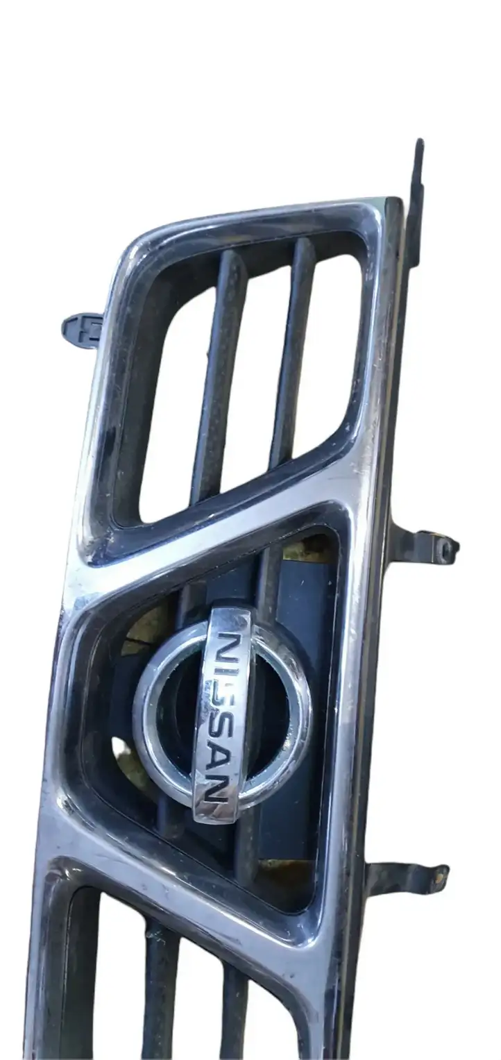 Nissan X-Trail T30 (2001 - 2007) Передняя решетка — фото 5