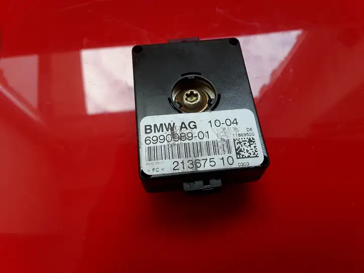BMW X3 E83 (2003 - 2010) 699008901 Усилитель антенны — фото 2