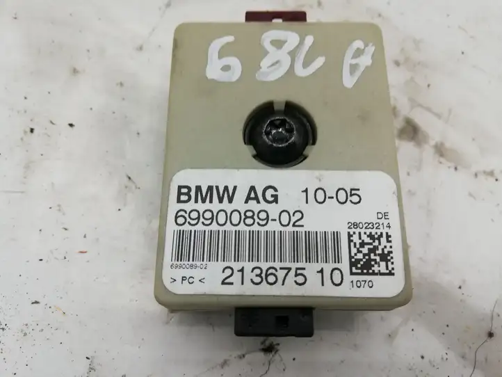 BMW X3 E83 (2003 - 2010) 699008902 Усилитель антенны — фото 3