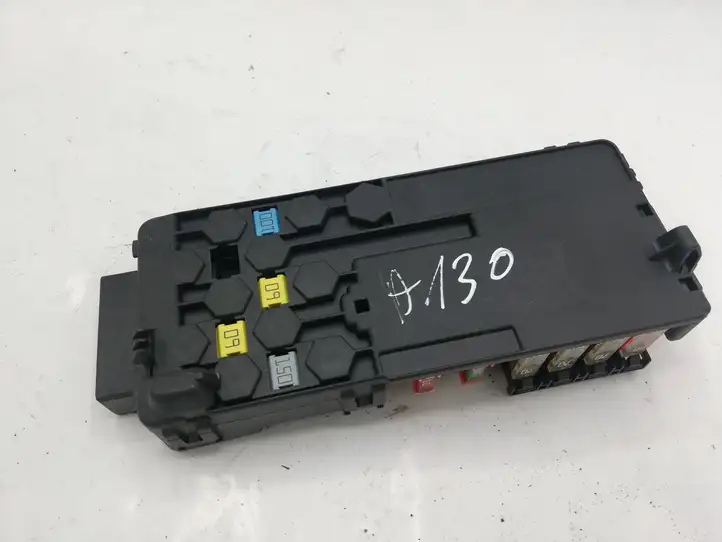 Mercedes-Benz ML W164 (2005 - 2011) 2115452601 Клеммный узел плюсовых проводов — фото 1