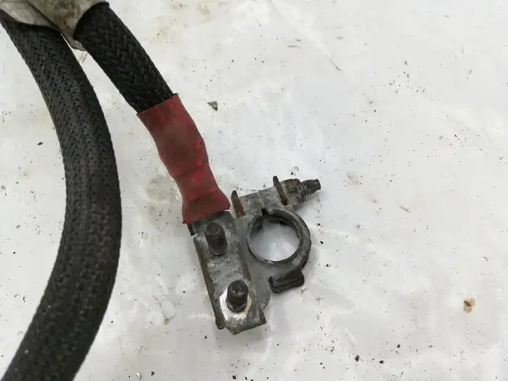 Fiat Grande Punto (2005 - 2014) 00518272130 Плюсовой провод аккумулятора — фото 2