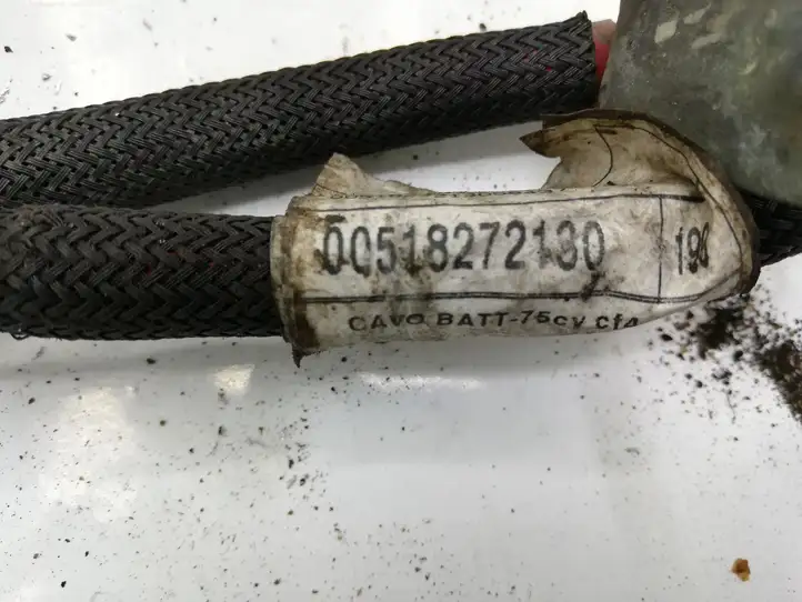 Fiat Grande Punto (2005 - 2014) 00518272130 Плюсовой провод аккумулятора — фото 3
