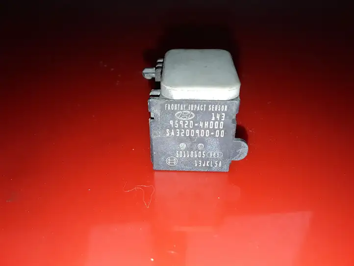 Hyundai H-1, Starex, Satellite (2007 - 2013) 959204H000 Датчик удара SRS — фото 2
