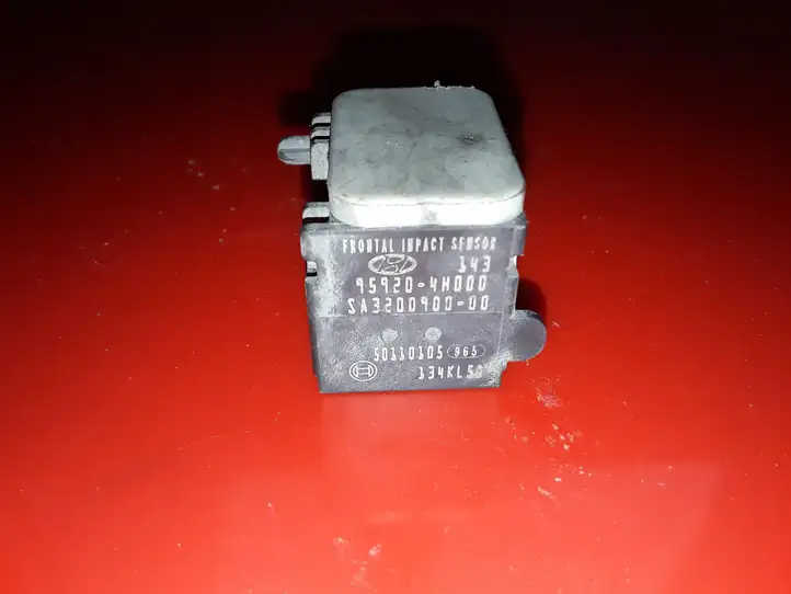 Hyundai H-1, Starex, Satellite (2007 - 2013) 959204H000 Датчик удара SRS — фото 2
