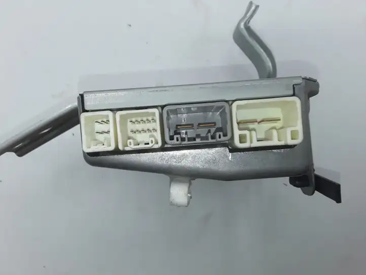 Toyota Corolla E120 E130 (2000 - 2004) 8965002090 Блок управления усилителем руля — фото 3
