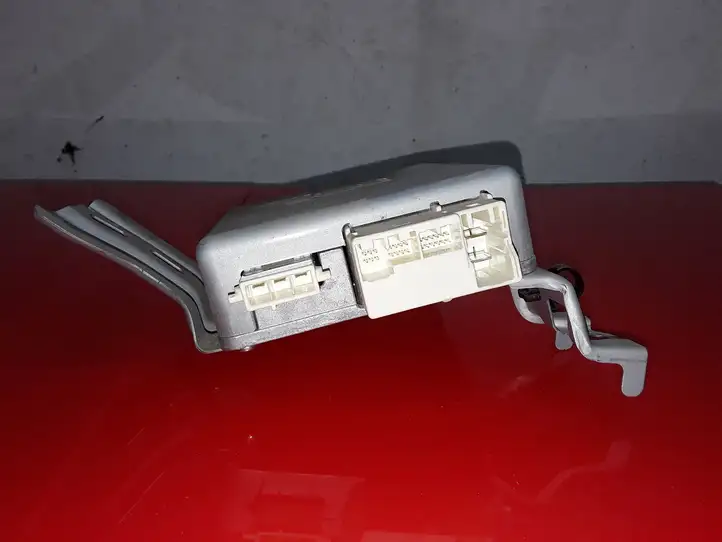 Toyota Auris 150 (2006 - 2012) 8965002460 Блок управления усилителем руля — фото 2