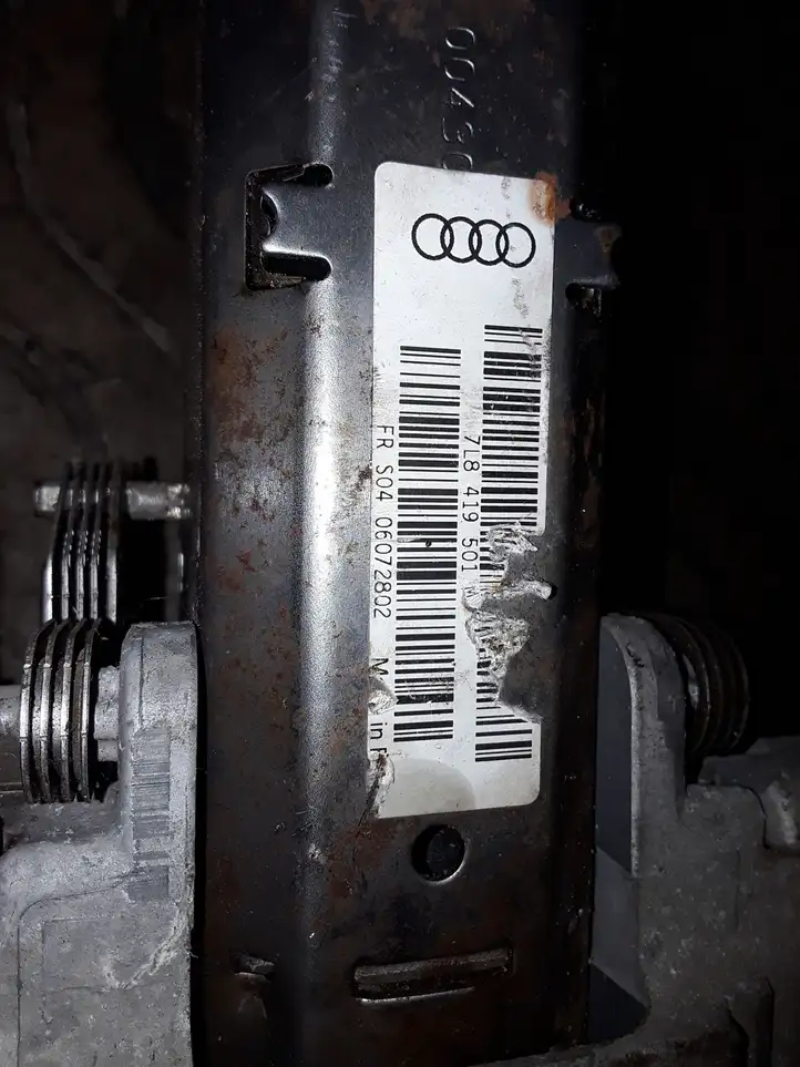 Audi A6 S6 C6 4F (2004 - 2008) 7L8419501 Блок управления усилителем руля — фото 4