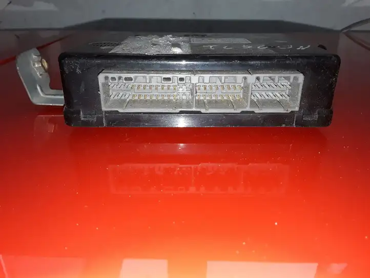 Hyundai Tucson JM (2004 - 2009) OKA111R Модуль комфорта — фото 2
