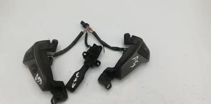 Toyota Avensis T250 (2006 - 2009) 75B596 Кнопки на рулевом колесе — фото 1