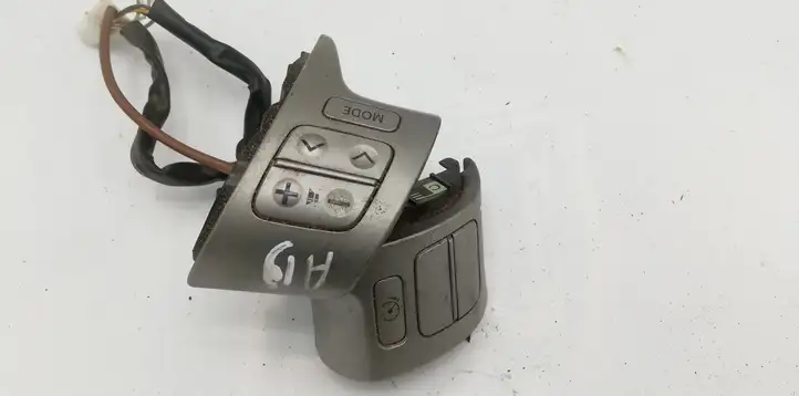 Toyota Auris 150 (2006 - 2012) Кнопки на рулевом колесе — фото 1