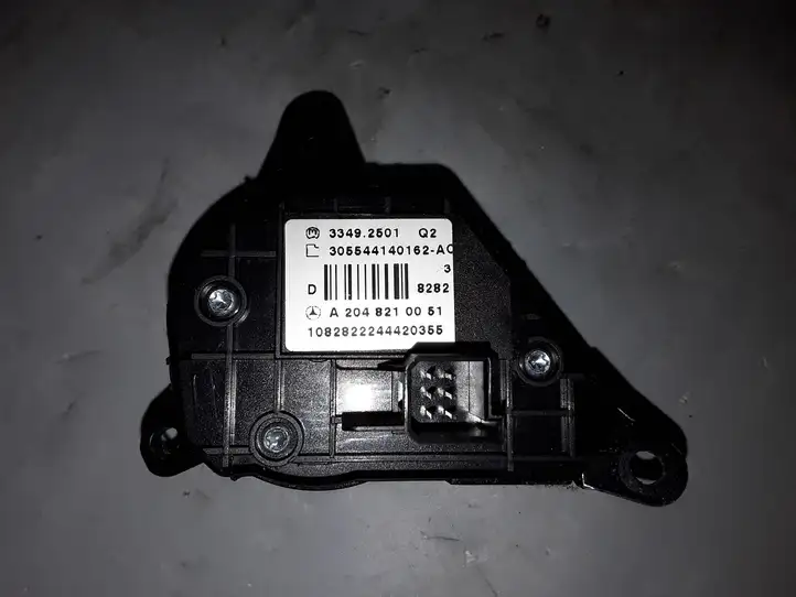 Mercedes-Benz C W204 (2007 - 2014) A2048210051 Кнопки на рулевом колесе — фото 2