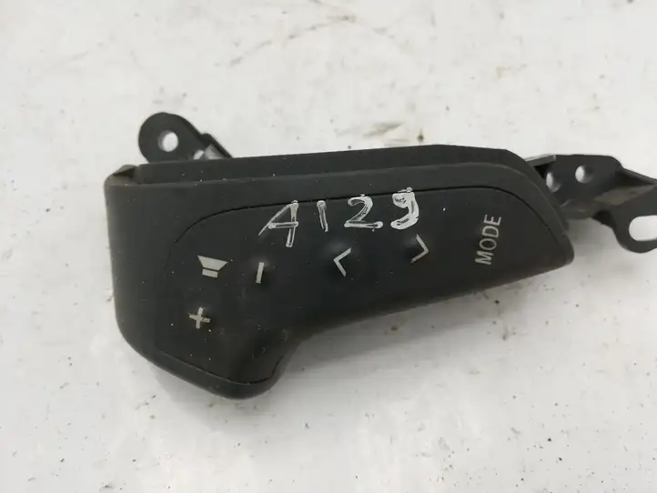 Toyota Avensis T250 (2003 - 2006) 75B070 Кнопки на рулевом колесе — фото 1