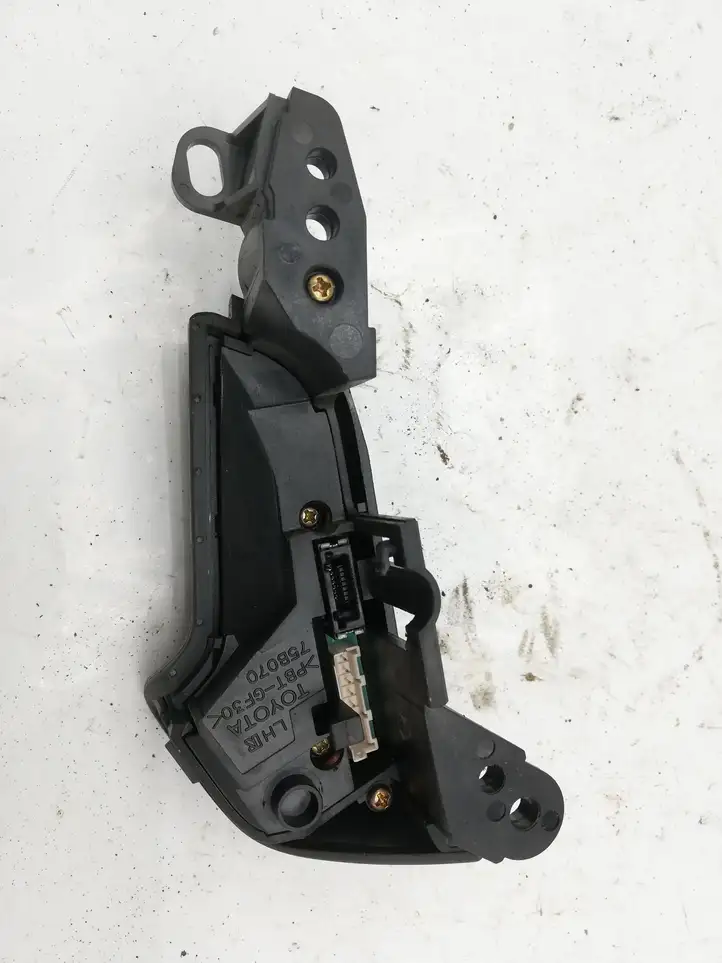 Toyota Avensis T250 (2003 - 2006) 75B070 Кнопки на рулевом колесе — фото 2