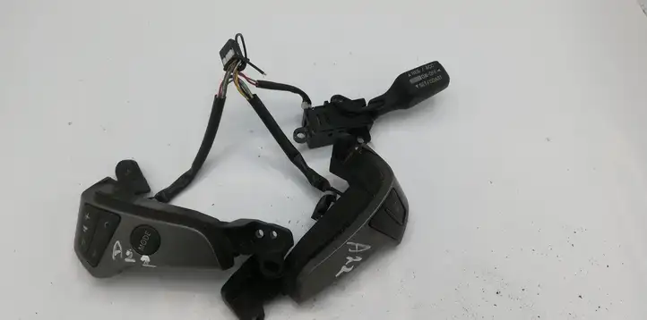 Toyota Avensis T250 (2006 - 2009) 75B596 Кнопки на рулевом колесе — фото 1