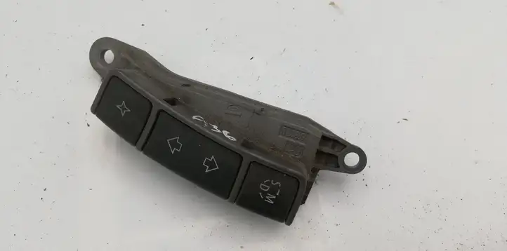 BMW 7 E65 E66 (2001 - 2008) 6911586 Кнопки на рулевом колесе — фото 1