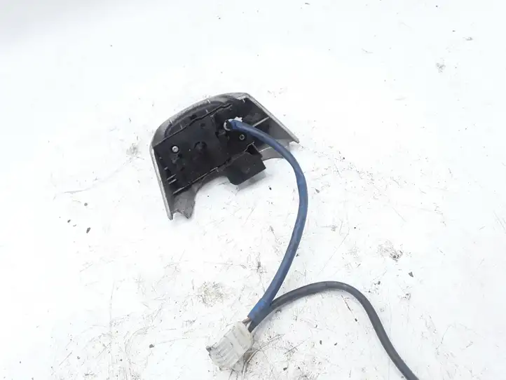Toyota Yaris (2005 - 2009) Кнопки на рулевом колесе — фото 2