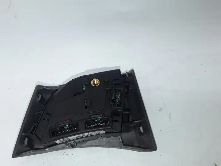 Jaguar XF (2007 - 2015) 8X2314K147AALJX Кнопки на рулевом колесе — фото 2
