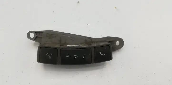 BMW 7 E65 E66 (2001 - 2008) 6911585 Кнопки на рулевом колесе — фото 1