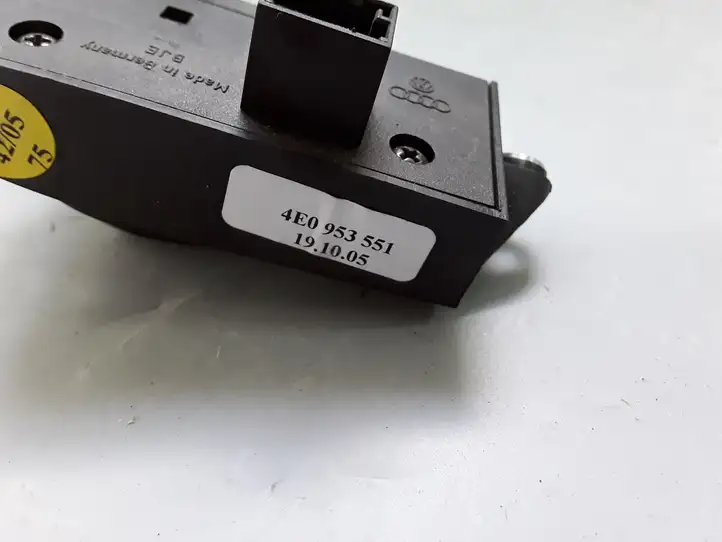 Audi A8 S8 D3 4E (2005 - 2007) 4E0953551 Кнопки на рулевом колесе — фото 2