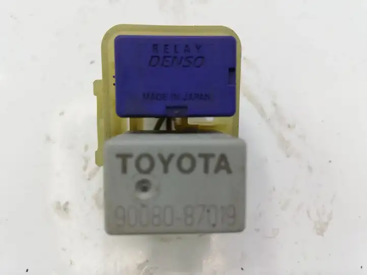 Toyota Corolla Verso E121 (2001 - 2004) 9008087019 Другое реле — фото 2
