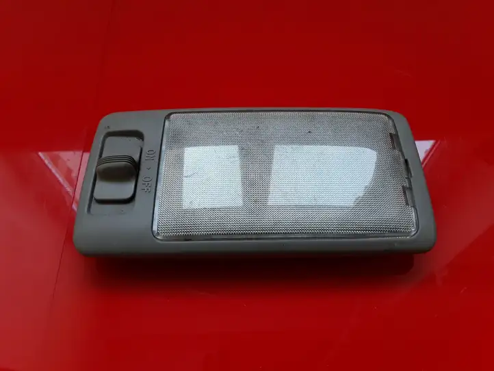 Subaru Forester SG (2006 - 2008) Включатель освещения интерьера — фото 1