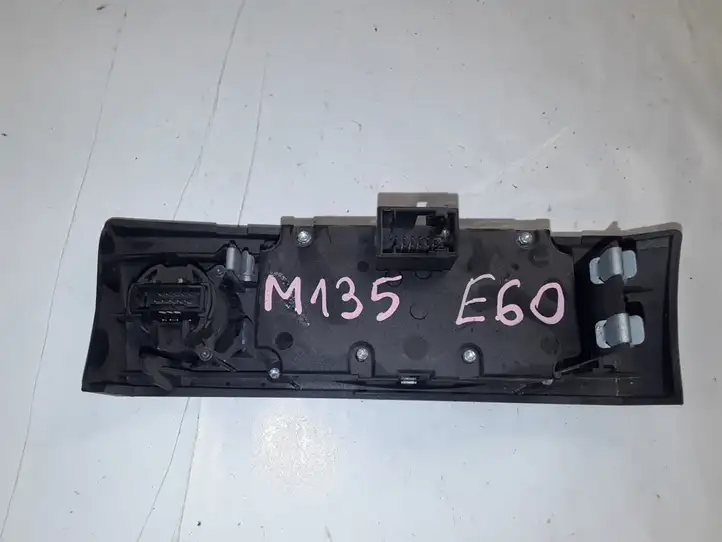 BMW 5 E60 E61 (2004 - 2010) 6953738 Включатель фонарей — фото 2