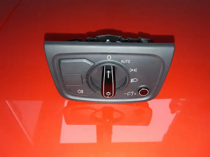 Audi A8 S8 D4 4H (2010 - 2014) 4H0941531D Включатель фонарей — фото 1
