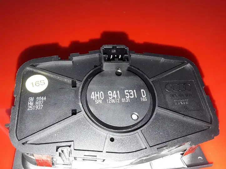 Audi A8 S8 D4 4H (2010 - 2014) 4H0941531D Включатель фонарей — фото 4