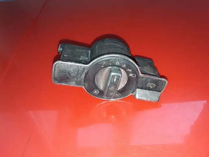 Mercedes-Benz S W221 (2005 - 2013) A2215451004 Включатель фонарей — фото 1
