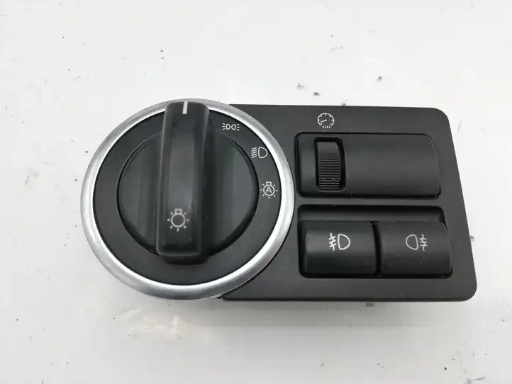 Land Rover Range Rover L322 (2009 - 2012) YUD501380PUY Включатель фонарей — фото 1