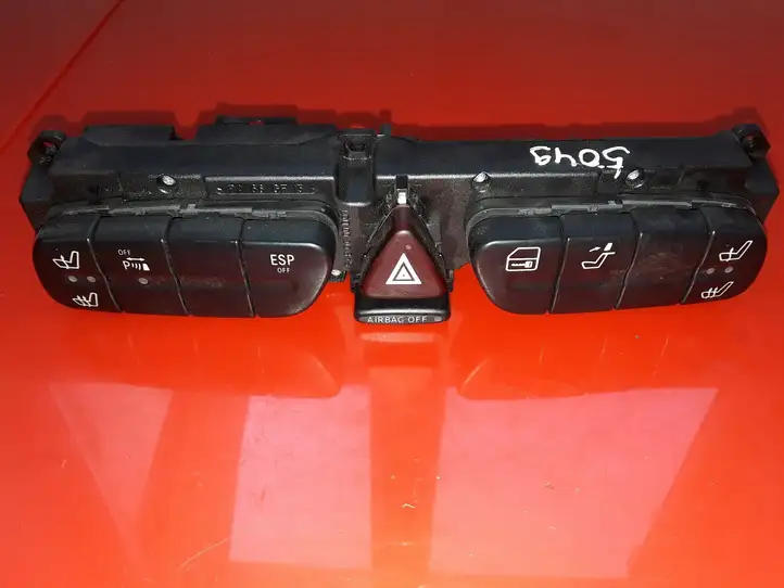 Mercedes-Benz CLK A209,C209 (2002 - 2009) 2038215558 Включатель аварийных фонарей — фото 1