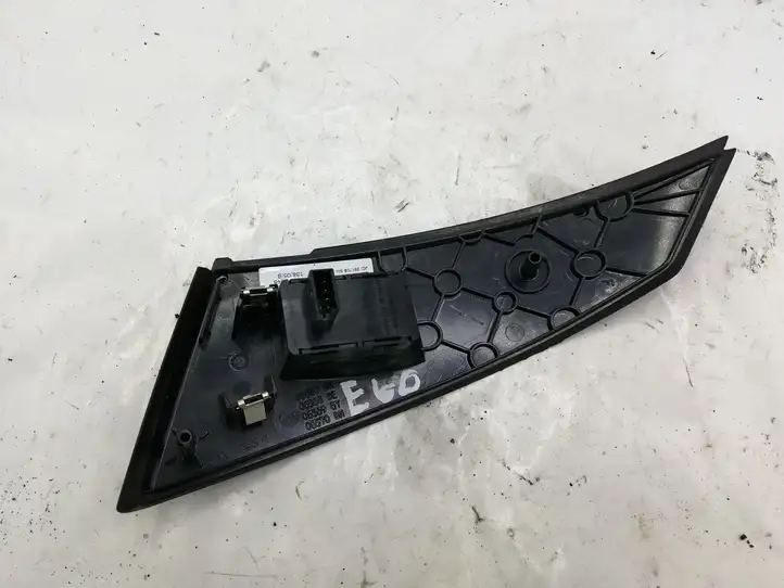 BMW 5 E60 E61 (2004 - 2010) 15939846 Кнопка стеклоподъемников — фото 3