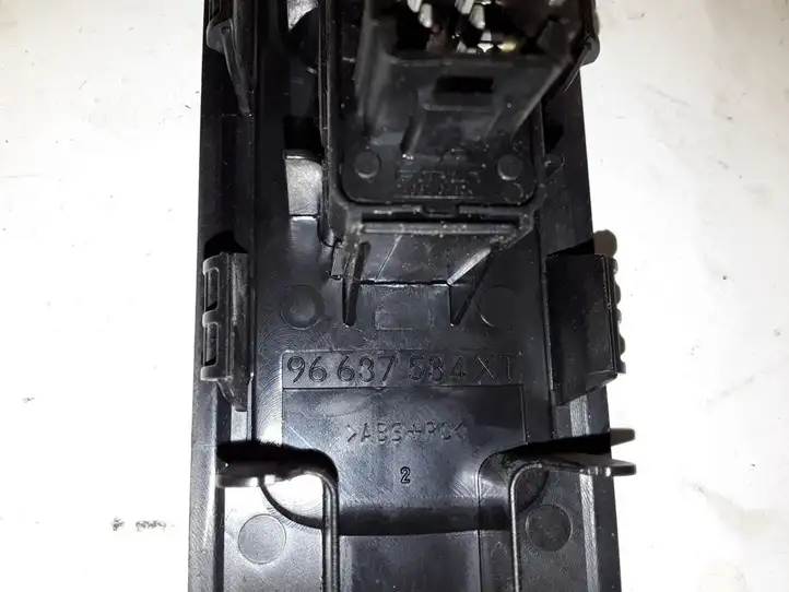 Citroen C3 Picasso (2010 - 2017) 96637534XT Кнопка стеклоподъемников — фото 3