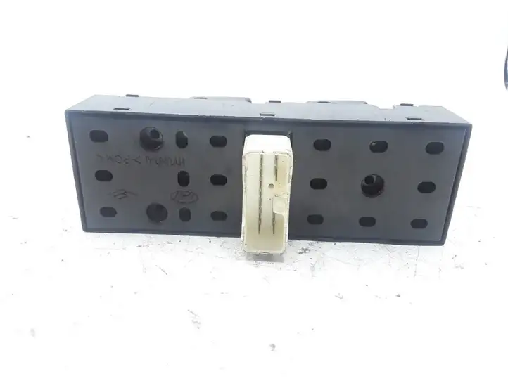Hyundai Getz (2005 - 2011) 3274901000 Блок кнопок стеклоподъемников — фото 3
