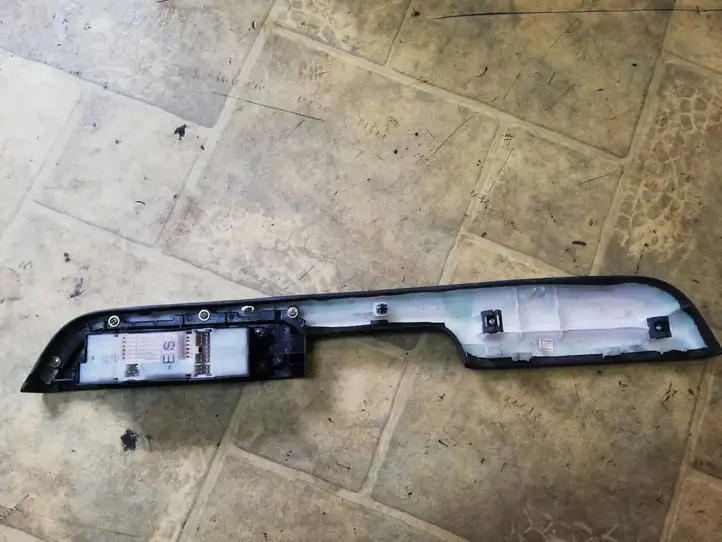 Nissan X-Trail T30 (2001 - 2007) 80948E0300 Блок кнопок стеклоподъемников — фото 2