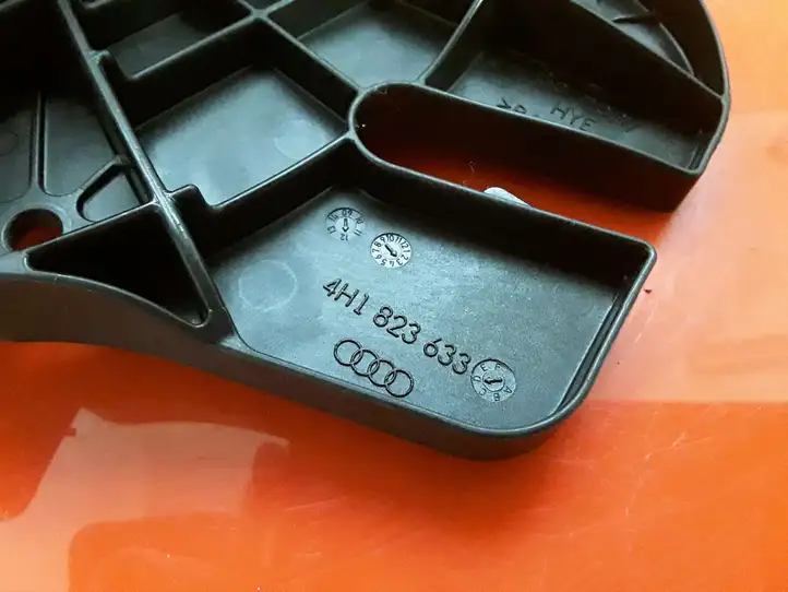 Audi A8 S8 D4 4H (2010 - 2014) 4H1823633 Ручка открытия капота — фото 2