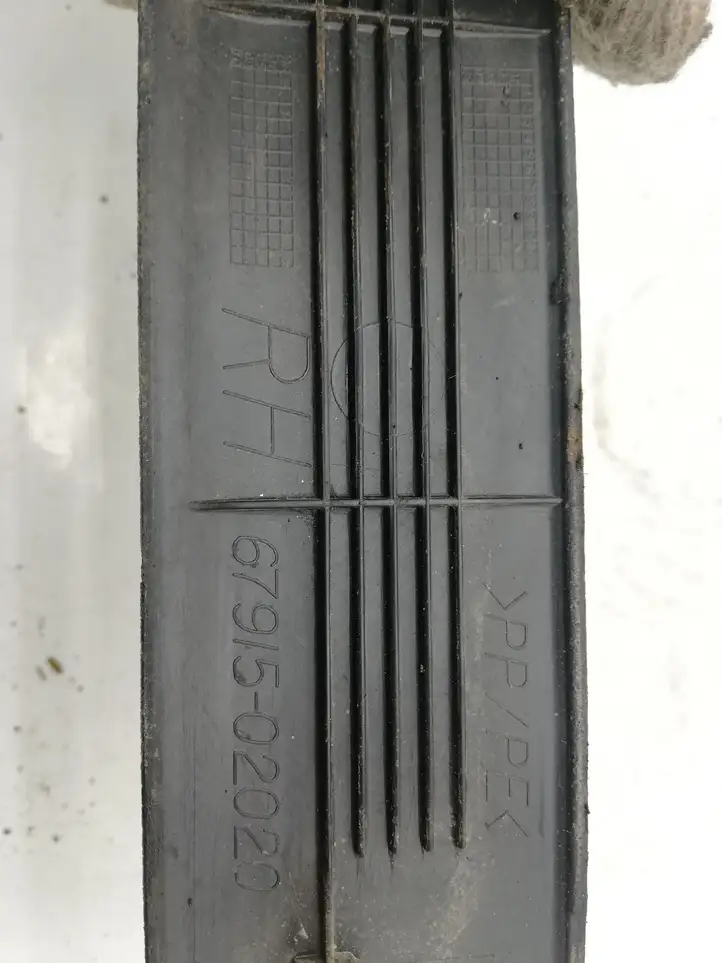 Toyota Corolla E120 E130 (2000 - 2004) 6791502020 Внутренняя отделка заднего порога — фото 3